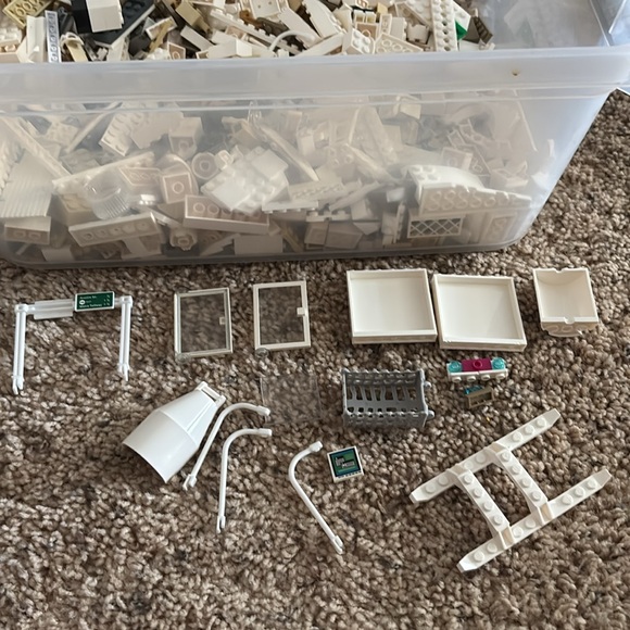 White Lego Lot - Picture 4 of 5